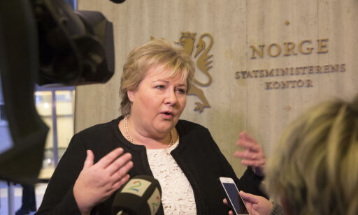 image: Erna kritiseres for hemmelige møter