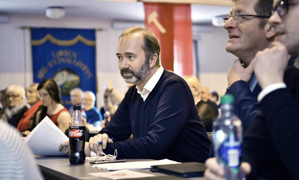 FÅR STØTTE: Aps tidligere nestleder Trond Giske får støtte fra Jorodd Asphjell (til høyre for Giske), som er stortingsrepresentant for Ap. Foto: Lars Eivind Bones / Dagbladet FÅR STØTTE: Aps tidligere nestleder Trond Giske får støtte fra Jorodd Asphjell (til høyre for Giske), som er stortingsrepresentant for Ap. Foto: Lars Eivind Bones / Dagbladet