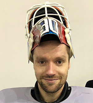 <strong>VIL BIDRA:</strong> Lars Haugen håper keepermaska som skal selges gir et bra bidrag til kreftsaken. Foto: Roy Wahlstrøm <strong>VIL BIDRA:</strong> Lars Haugen håper keepermaska som skal selges gir et bra bidrag til kreftsaken. Foto: Roy Wahlstrøm