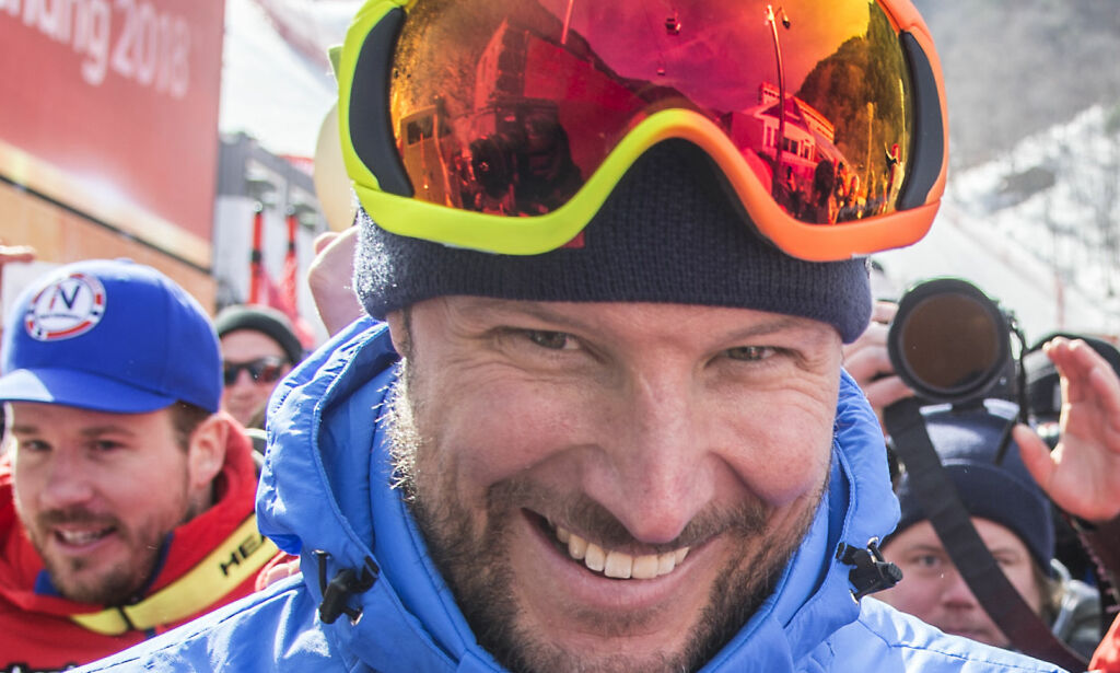 image: På spørsmål om han nå var komplett, ga Svindal en journalist klart svar på tiltale