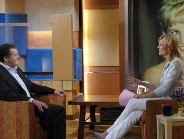 INTERVJUES: Paul Burrell intervjues i «Good Morning America» i forbindelse med utgivelsen av hans siste bok. Foto: All Over Press. INTERVJUES: Paul Burrell intervjues i «Good Morning America» i forbindelse med utgivelsen av hans siste bok. Foto: All Over Press.