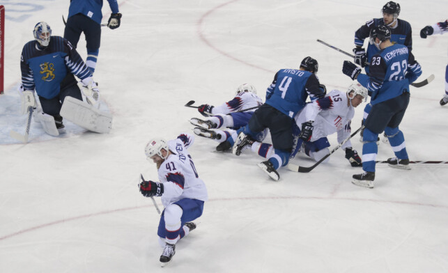 SENDTE NORGE I LEDELSEN: Patrick Thoresen jubler etter 1-0-scoringen mot Finland i hockeykampen mellom Norge og Finland i Gangneung Hockey Centre. Foto: Lise Åserud / NTB Scanpix SENDTE NORGE I LEDELSEN: Patrick Thoresen jubler etter 1-0-scoringen mot Finland i hockeykampen mellom Norge og Finland i Gangneung Hockey Centre. Foto: Lise Åserud / NTB Scanpix