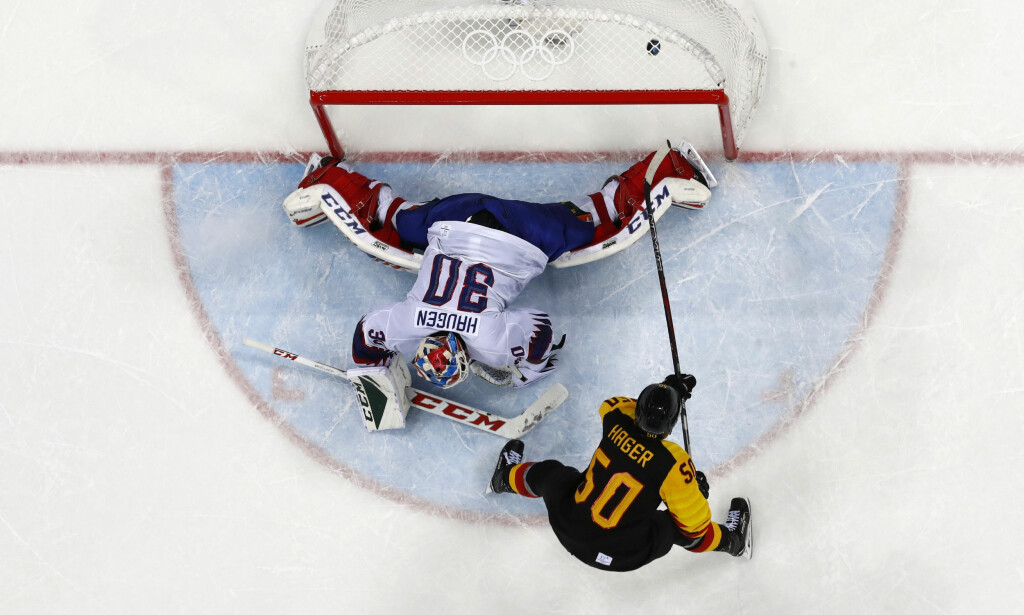GOD: Lars Haugen var meget god i det norske målet mot Tyskland, men i straffeslagkonkurransen scoret Tyskland tre på rad. Her er det Patrick Hager som overlister Norges sisteskanse. Foto: David W Cerny / Reuters / NTB Scanpix GOD: Lars Haugen var meget god i det norske målet mot Tyskland, men i straffeslagkonkurransen scoret Tyskland tre på rad. Her er det Patrick Hager som overlister Norges sisteskanse. Foto: David W Cerny / Reuters / NTB Scanpix