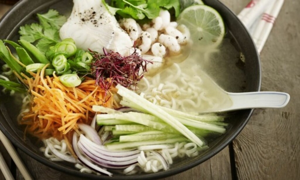 RAMENSUPPE: Prøv denne superraske ramensuppa i vintermørket. Foto: MAGGI RAMENSUPPE: Prøv denne superraske ramensuppa i vintermørket. Foto: MAGGI