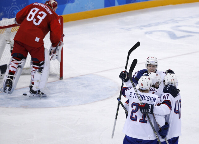 REDUSERING: Alexander Bonsaksen (nummer 47) scoret reduseringsmålet til 1-3, men spenningen varte ikke lenge. Russerne viste seg et par nummer for store, og er klare for semifinale, mens Norge er ferdigspilt. Foto: Brian Snyder / Reuters / NTB Scanpix REDUSERING: Alexander Bonsaksen (nummer 47) scoret reduseringsmålet til 1-3, men spenningen varte ikke lenge. Russerne viste seg et par nummer for store, og er klare for semifinale, mens Norge er ferdigspilt. Foto: Brian Snyder / Reuters / NTB Scanpix