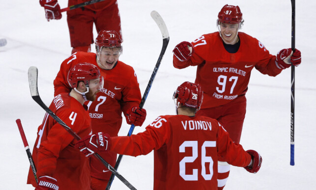 3-0: Vjasjeslav Voinov feirer 3-0-scoringen med lagkamratene. De russiske gutta fikk det som ventet relativt enkelt mot Norge. Foto: Brian Snyder / Reuters / NTB Scanpix 3-0: Vjasjeslav Voinov feirer 3-0-scoringen med lagkamratene. De russiske gutta fikk det som ventet relativt enkelt mot Norge. Foto: Brian Snyder / Reuters / NTB Scanpix