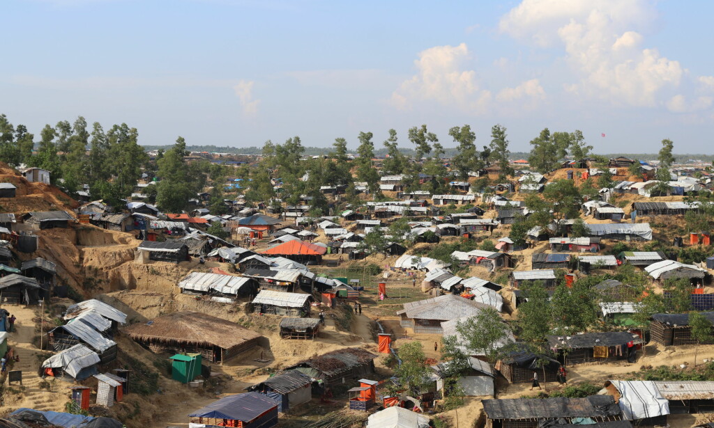 TETT I TETT: Flyktningleirene Kutupalong og Balukhali utenfor Cox's Basar i Bangladesh har vokst sammen og er med anslagsvis 550 000 innbyggere verdens desidert største leir. Foto: Ingrid Prestetun / Flyktninghjelpen TETT I TETT: Flyktningleirene Kutupalong og Balukhali utenfor Cox's Basar i Bangladesh har vokst sammen og er med anslagsvis 550 000 innbyggere verdens desidert største leir. Foto: Ingrid Prestetun / Flyktninghjelpen