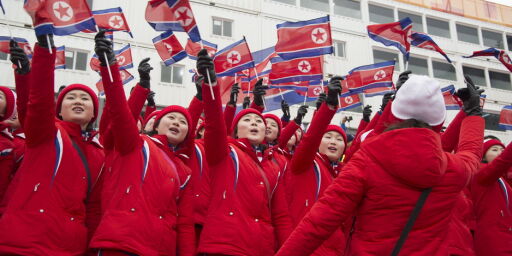 image: Hevder nordkoreanske cheerleadere blir tvunget til å tilby seksuelle tjenester