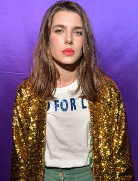 MODELL: Charlotte Casiraghi under moteuka i Milan i fjor. Her fotografert under vinsingen til Gucci - som tilskuer. Foto: Swan Gallet / WWD / REX / Shutterstock / NTB scanpix MODELL: Charlotte Casiraghi under moteuka i Milan i fjor. Her fotografert under vinsingen til Gucci - som tilskuer. Foto: Swan Gallet / WWD / REX / Shutterstock / NTB scanpix
