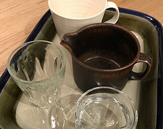 Knuste melkeglass, ildfaste former, keramikk, krystall og kaffekopper skal kastes i restavfallet. Foto: Aase Dotterud Knuste melkeglass, ildfaste former, keramikk, krystall og kaffekopper skal kastes i restavfallet. Foto: Aase Dotterud