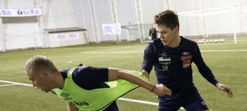 De tjener 15 000 i måneden, og går på jobb etter trening. Neste helg spiller de i Eliteserien De tjener 15 000 i måneden, og går på jobb etter trening. Neste helg spiller de i Eliteserien