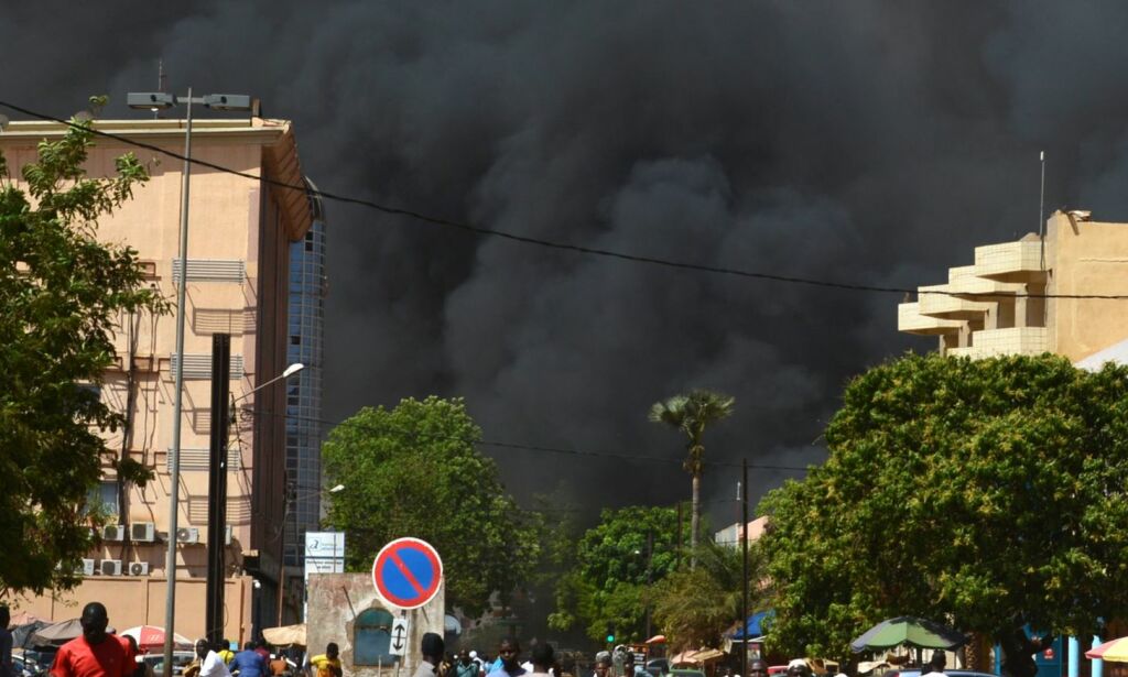 image: Minst 28 drept i angrep i Burkina Fasos hovedstad