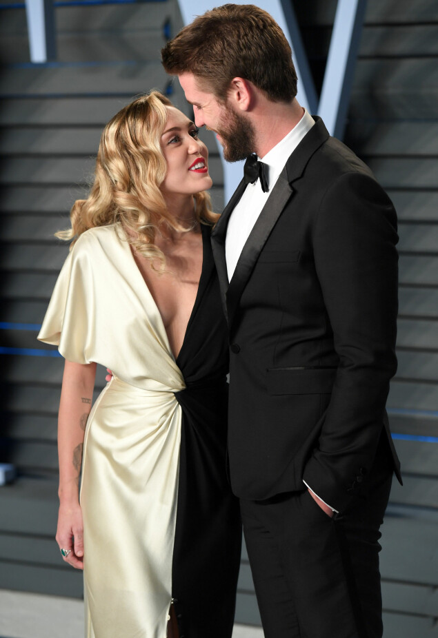 STORMFORELSKET: Miley Cyrus og Liam Hemsworth. Foto: NTB scanpix STORMFORELSKET: Miley Cyrus og Liam Hemsworth. Foto: NTB scanpix