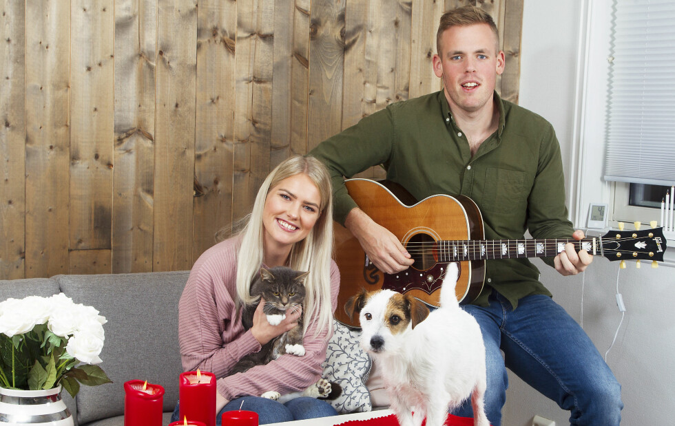 HJEMMEKOS: Steffen
og Esther har kjøpt hus
utenfor Grimstad. I juni inviterer
de slekt og venner til
stort bryllup i Fjære kirke. Foto: Svend Aage Madsen, TV 2 og privat HJEMMEKOS: Steffen
og Esther har kjøpt hus
utenfor Grimstad. I juni inviterer
de slekt og venner til
stort bryllup i Fjære kirke. Foto: Svend Aage Madsen, TV 2 og privat