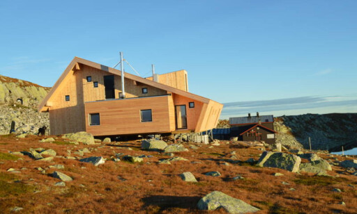 ÅPNET i FJOR: Nye Høgevarde har hatt 1200 overnattinger etter åpningen i påsken i fjor. Foto: Turistforeningen ÅPNET i FJOR: Nye Høgevarde har hatt 1200 overnattinger etter åpningen i påsken i fjor. Foto: Turistforeningen