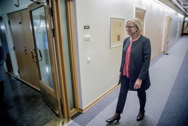 VISUELL IDENTITET: - Vi klarer oss uten nye uniformer, kopper og serviser med løve på, sier Marit Arnstad, parlamentarisk leder i Senterpartiet. Foto: Bjørn Langsem / Dagbladet VISUELL IDENTITET: - Vi klarer oss uten nye uniformer, kopper og serviser med løve på, sier Marit Arnstad, parlamentarisk leder i Senterpartiet. Foto: Bjørn Langsem / Dagbladet