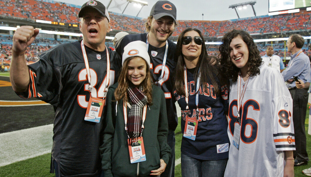 LYKKELIGE DAGER: Bruce Willis, Demi Moore og Ashton Kutcher sammen med Tallulah (t.v.) og Rumer før en Super Bowl-kamp i 2007. Foto: AP/ NTB scanpix LYKKELIGE DAGER: Bruce Willis, Demi Moore og Ashton Kutcher sammen med Tallulah (t.v.) og Rumer før en Super Bowl-kamp i 2007. Foto: AP/ NTB scanpix