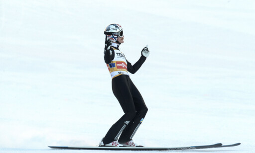 SUVEREN: Robert Johansson klinket til med et sistehopp på 240,5 meter. Foto: Terje Bendiksby / NTB scanpix SUVEREN: Robert Johansson klinket til med et sistehopp på 240,5 meter. Foto: Terje Bendiksby / NTB scanpix