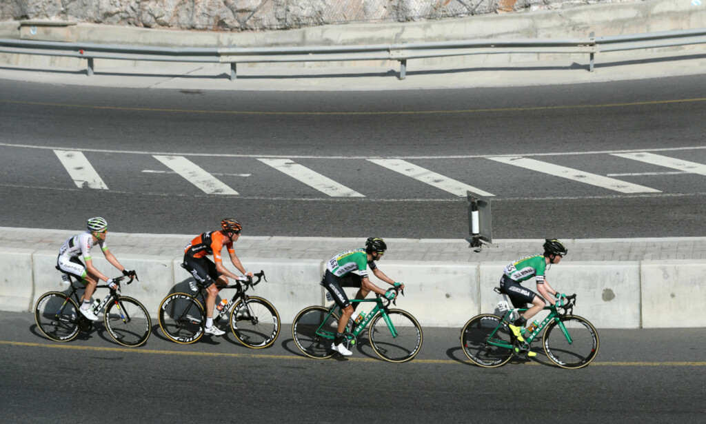 I ØRKENEN: Lunke klatrer oppover Green Mountain under etapperittet Tour of Oman. FOTO: Tim de Waele (TDWSport.com) I ØRKENEN: Lunke klatrer oppover Green Mountain under etapperittet Tour of Oman. FOTO: Tim de Waele (TDWSport.com)