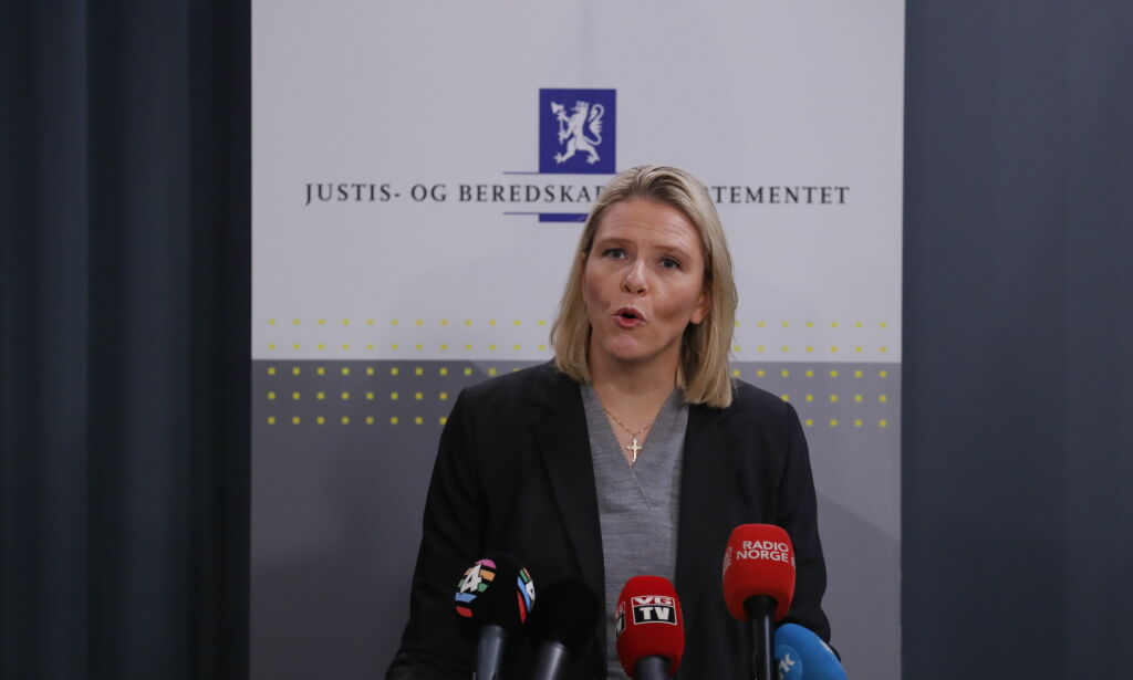 image: Sylvi Listhaug: - Jeg vil fortsette kampen på Stortinget