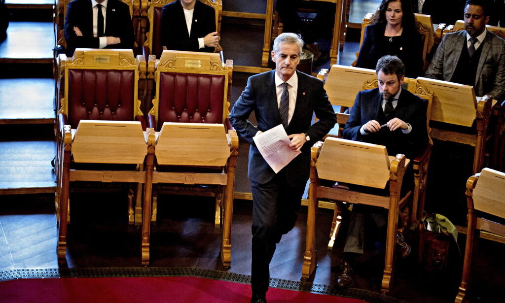 TØFF MOT SYLVI: Også Jonas Gahr Støre kritiserte Sylvi Listhaug fra talerstolen, men var tilfreds med at statsråden gikk av. Foto: Bjørn Langsem / Dagbladet TØFF MOT SYLVI: Også Jonas Gahr Støre kritiserte Sylvi Listhaug fra talerstolen, men var tilfreds med at statsråden gikk av. Foto: Bjørn Langsem / Dagbladet