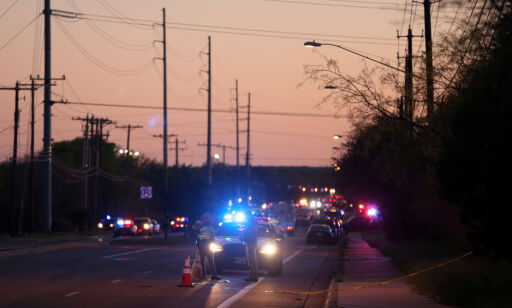 image: Mistenkt seriebomber i Texas død. Detonerte bombe under politiaksjon