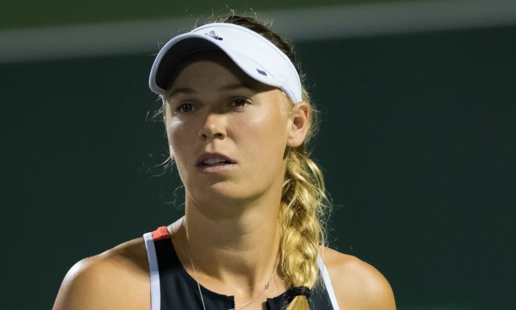 image: Tennisyndlingen hevder familien ble drapstruet på tribunen: - Forferdelig