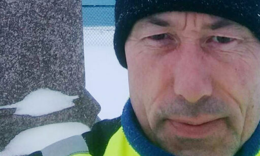 image: Tom (53) har sittet på Nordkapp i ni dager. - Andre har det verre enn meg