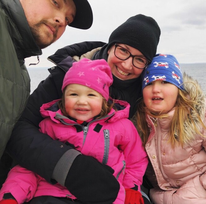 SØSKENKJÆRLIGHET: Ettesom tiden gikk, forsto Sophie og Henrik at det var riktig at Tekla skulle få en lillesøster eller lillebror. Etter første forsøk ble Sophie gravid. FOTO: Privat SØSKENKJÆRLIGHET: Ettesom tiden gikk, forsto Sophie og Henrik at det var riktig at Tekla skulle få en lillesøster eller lillebror. Etter første forsøk ble Sophie gravid. FOTO: Privat
