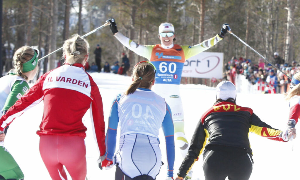 image: Sterke følelser da Bjørgen gikk i mål for aller siste gang: - Trist og rart, sier Johaug