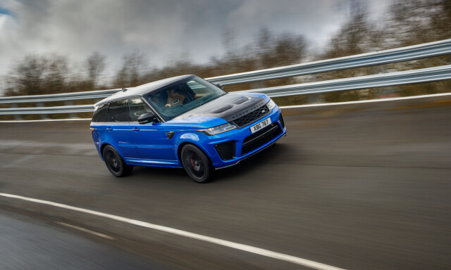 Range Rover Sport Svr Prøvekjørt Råskinn Og Gentleman Dinside PÅ Testbane Vi Fikk Prøve Det Råeste Fra Range Rover Noensinne På Jaguar Land