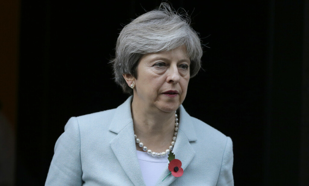 IKKE BEDT: Kongehusekspert Stavseng mener det er oppsiktsvekkende at Theresa May ikke får delta i bryllupet den 19. mai. FOTO: NTB scanpix IKKE BEDT: Kongehusekspert Stavseng mener det er oppsiktsvekkende at Theresa May ikke får delta i bryllupet den 19. mai. FOTO: NTB scanpix