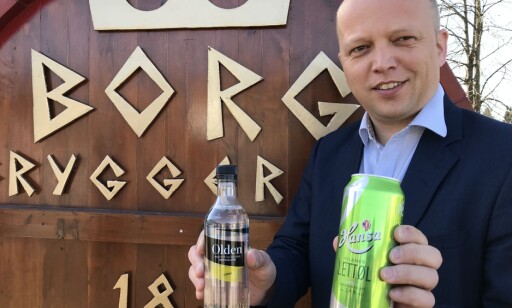 - LØSER HALVE PROBLEMET: Trygve Slagsvold Vedum i Senterpartiet mener sukkeravgiften er en oppskrift på å flytte arbeidsplasser ut av Norge. Foto: Scanpix - LØSER HALVE PROBLEMET: Trygve Slagsvold Vedum i Senterpartiet mener sukkeravgiften er en oppskrift på å flytte arbeidsplasser ut av Norge. Foto: Scanpix