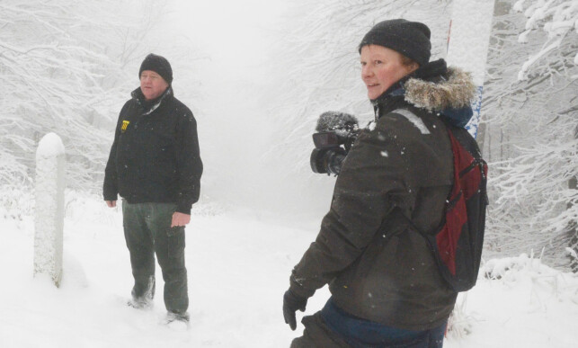 KOLLEGER: Trine Hamran og Frode Berg (t.h.) var kolleger og jobbet blant annet på et filmprosjekt om grensene mellom Slovakia, Ukraina og Polen. Foto: Atle Staalesen / The Independent Barents Observer KOLLEGER: Trine Hamran og Frode Berg (t.h.) var kolleger og jobbet blant annet på et filmprosjekt om grensene mellom Slovakia, Ukraina og Polen. Foto: Atle Staalesen / The Independent Barents Observer