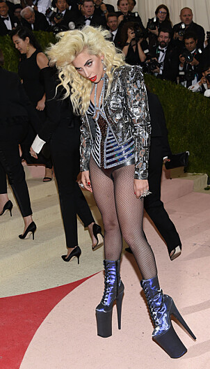 <strong>LADY GAGA:</strong> Lady Gaga gikk også for et dridtig antrekk. Foto: NTB Scanpix <strong>LADY GAGA:</strong> Lady Gaga gikk også for et dridtig antrekk. Foto: NTB Scanpix