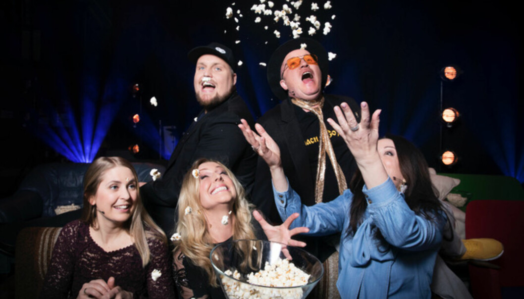 EUROVISION-ENTUSIAST: - Det hender ganske ofte at folk spør meg hvordan det har seg at jeg, som har brukt ganske mange år av livet mitt på å jobbe med en slags rockekred på brune barer, har endt opp som alle Eurovision-entusiasters ansikt utad. EUROVISION-ENTUSIAST: - Det hender ganske ofte at folk spør meg hvordan det har seg at jeg, som har brukt ganske mange år av livet mitt på å jobbe med en slags rockekred på brune barer, har endt opp som alle Eurovision-entusiasters ansikt utad.
