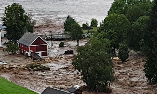 image: Seks timer med styrtregn forvandlet bygda Utvik i fjor