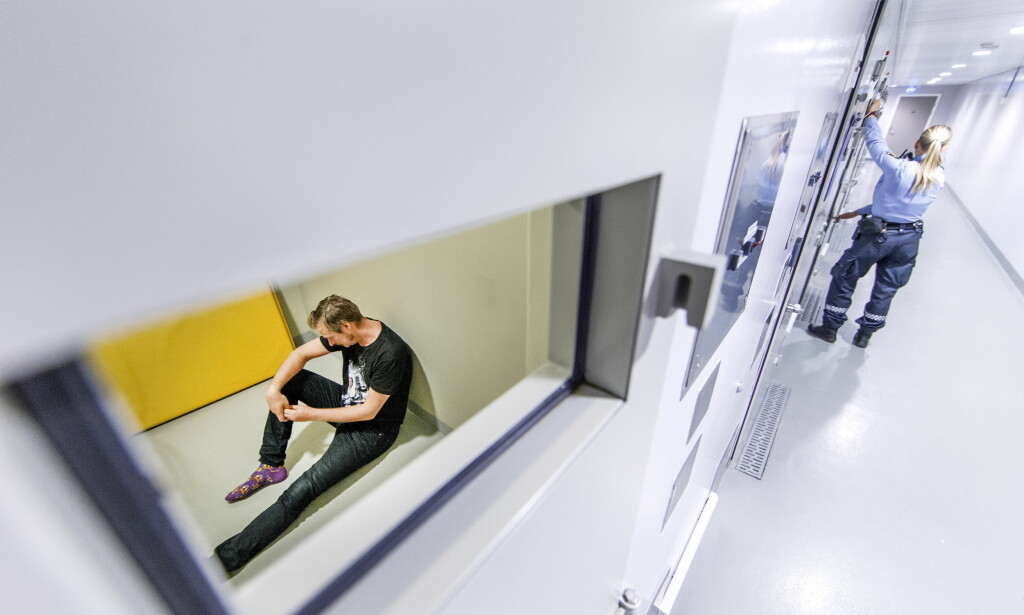 GLATTCELLE: I dagens regelverk setter en forskrift en frist på to døgn for overføring fra glattcelle til ordinær varetektscelle. Illustrasjonsfoto: Gorm Kallestad / NTB scanpix GLATTCELLE: I dagens regelverk setter en forskrift en frist på to døgn for overføring fra glattcelle til ordinær varetektscelle. Illustrasjonsfoto: Gorm Kallestad / NTB scanpix
