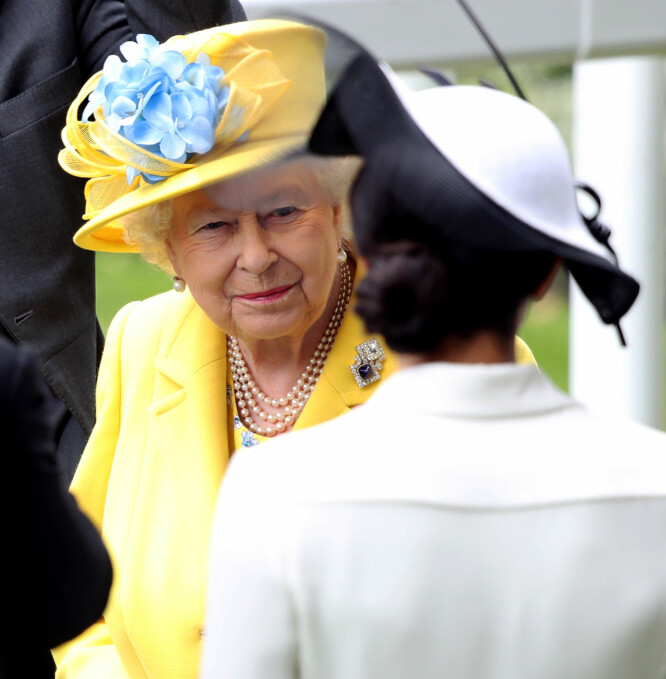 <strong>SOM DRONNINGEN:</strong> Dronning Elizabeth og hertuginne Meghan droppet begge navnelappene. For dronningen er ikke det noe nytt. Foto: NTB Scanpix <strong>SOM DRONNINGEN:</strong> Dronning Elizabeth og hertuginne Meghan droppet begge navnelappene. For dronningen er ikke det noe nytt. Foto: NTB Scanpix