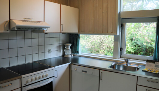 <strong>KJØKKENKROK:</strong> Oppvaskmaskin og kaffetrakter er et pluss. Foto: Kristin Sørdal <strong>KJØKKENKROK:</strong> Oppvaskmaskin og kaffetrakter er et pluss. Foto: Kristin Sørdal