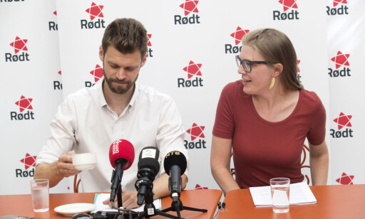 Fornøyd: Bjørnar Moxnes og nestleder Marie Sneve Martinussen i Rødt tar velgere fra alle partier. Foto: Terje Bendiksby / NTB scanpix Fornøyd: Bjørnar Moxnes og nestleder Marie Sneve Martinussen i Rødt tar velgere fra alle partier. Foto: Terje Bendiksby / NTB scanpix