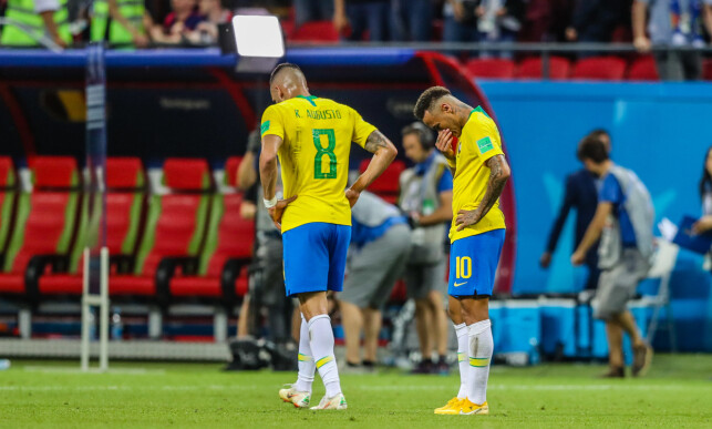 TØFT: Neymar (til høyre) og Renato Augusto var langt nede da exiten var et faktum. Foto: NTB scanpix TØFT: Neymar (til høyre) og Renato Augusto var langt nede da exiten var et faktum. Foto: NTB scanpix