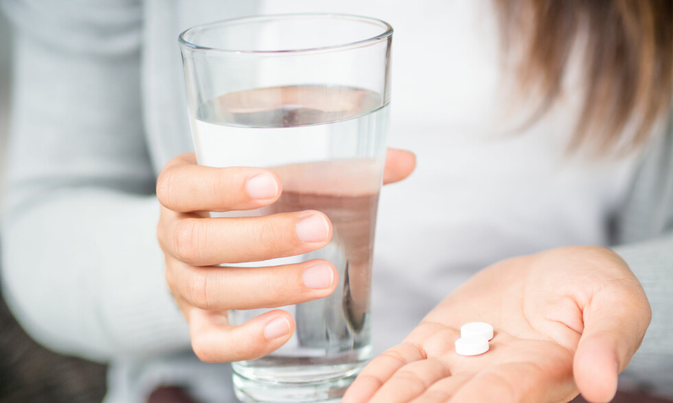SKRIV HODEPINEDAGBOK: - Alle som har et vedvarende behov for smertestillende bør gå til legen for å få riktig diagnose og behandling, sier Steinar Madsen, medisinsk fagdirektør i Legemiddelverket. Foto: Shutterstock / NTB Scanpix SKRIV HODEPINEDAGBOK: - Alle som har et vedvarende behov for smertestillende bør gå til legen for å få riktig diagnose og behandling, sier Steinar Madsen, medisinsk fagdirektør i Legemiddelverket. Foto: Shutterstock / NTB Scanpix