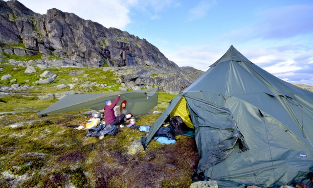 Norgesferie Ta Med Teltet Da Far Du Trolltunga Helt For Deg