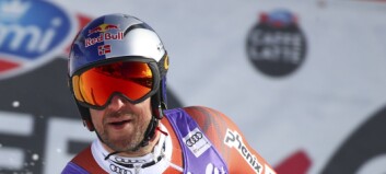 Svindal tvinges til fjerne Red Bull fra hjelmen Svindal tvinges til fjerne Red Bull fra hjelmen
