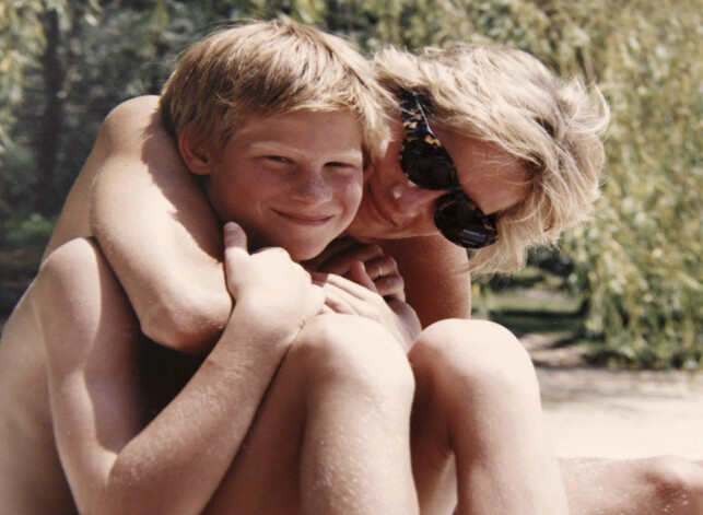 MMISTET LIVET: Prinsesse Diana ble bare 36 år gammel. Her med prins Harry, som i dag feirer sin kones 37 årsdag. Foto: NTB Scanpix MMISTET LIVET: Prinsesse Diana ble bare 36 år gammel. Her med prins Harry, som i dag feirer sin kones 37 årsdag. Foto: NTB Scanpix