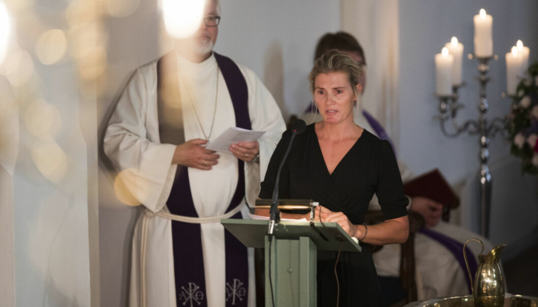 <strong>GRÅTKVALT:</strong> Vibeke Skofteruds kjæreste Marit Stenshorne talte under begravelsen til Skofterud fra Eidsberg kirke. Foto: Trond Reidar Teigen / NTB scanpix <strong>GRÅTKVALT:</strong> Vibeke Skofteruds kjæreste Marit Stenshorne talte under begravelsen til Skofterud fra Eidsberg kirke. Foto: Trond Reidar Teigen / NTB scanpix