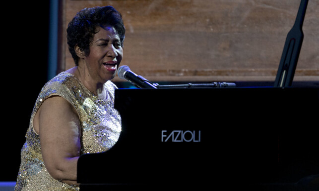SANG FOR PRESIDENTEN: Aretha Franklin var blant artistene som spilte da Barack Obama ble innsatt som president i 2009. Foto: AP / NTB scanpix SANG FOR PRESIDENTEN: Aretha Franklin var blant artistene som spilte da Barack Obama ble innsatt som president i 2009. Foto: AP / NTB scanpix
