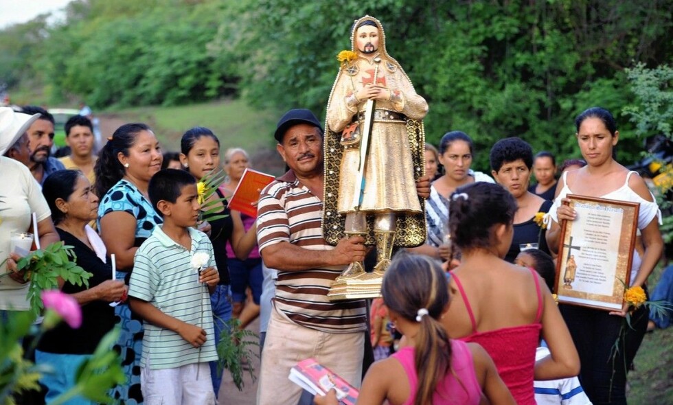LEVENDE DØD: Selv om myndighetene påstod han var død, levde Nazario videre som helgen i hjemstaten Michoacán. Foto: Francisco Castellanos LEVENDE DØD: Selv om myndighetene påstod han var død, levde Nazario videre som helgen i hjemstaten Michoacán. Foto: Francisco Castellanos