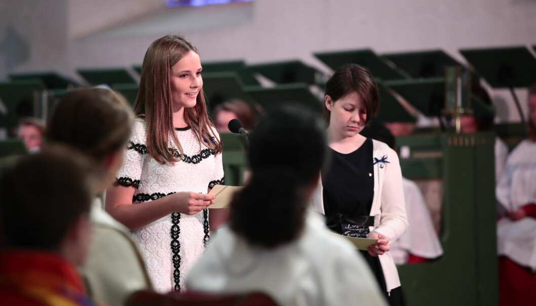 LESTE HØYT: Prinsesse Ingrid Alexandra (t.v.) og Maud Angelica Behn bidro under gudstjenesten i Oslo Domkirke. Foto: Lise Åserud / NTB scanpix LESTE HØYT: Prinsesse Ingrid Alexandra (t.v.) og Maud Angelica Behn bidro under gudstjenesten i Oslo Domkirke. Foto: Lise Åserud / NTB scanpix